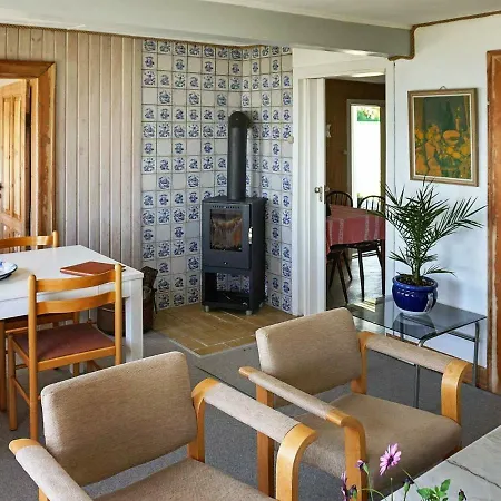 Two-bedroom Holiday In Appartement *